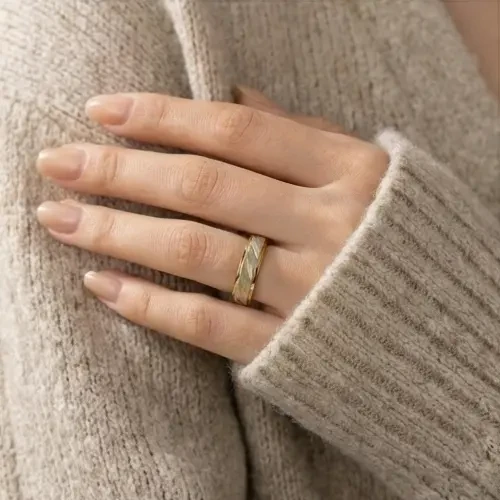 Szeroka obrączka dwukolorowa złoto-srebrna 6mm wykonana ze stali chirurgicznej.-crop2.webp