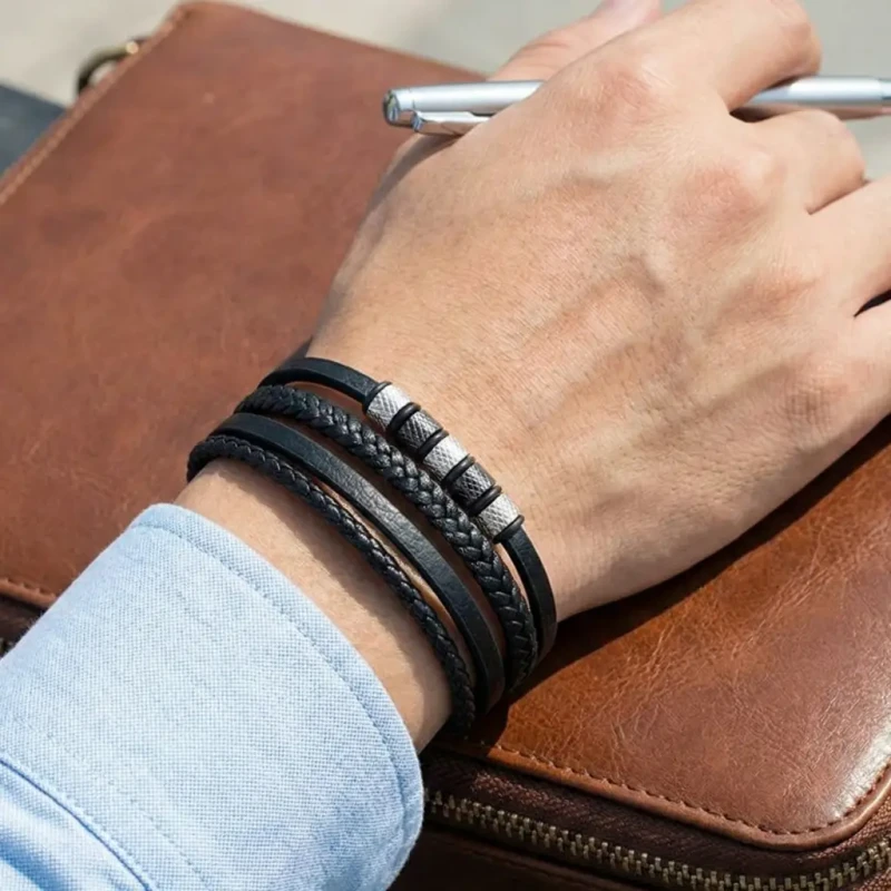 Męska Bransoletka Skórzana z Teksturowanymi Pierścieniami – Stal 316L.webp