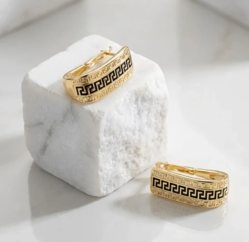 Złote Kolczyki Prostokątne z Greckim Wzorem – Stal Chirurgiczna